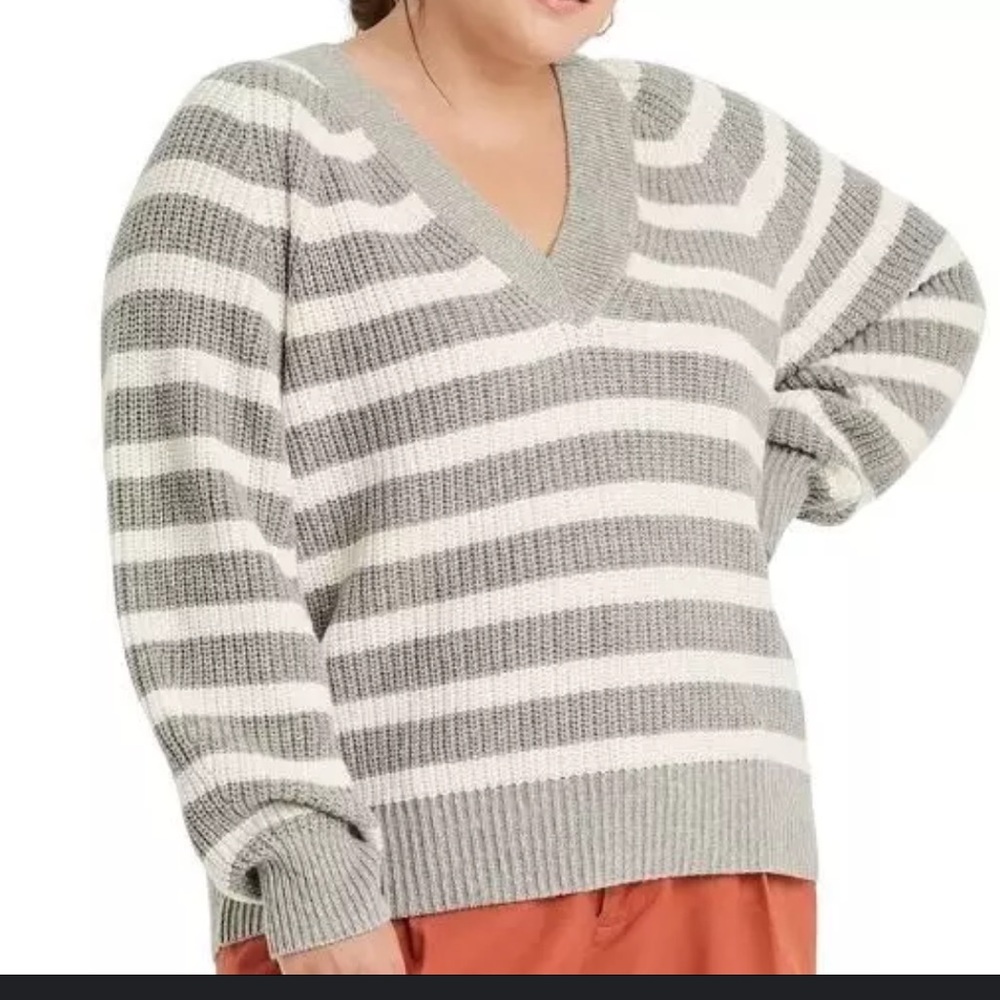 Women sweater size M oversized fit